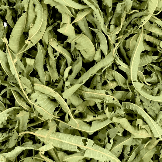 Feuilles séchées de verveine SAMIA en gros plan, parfaites pour infusions relaxantes. THÉ, INFUSIONS, CAFÉ - NKOSI.