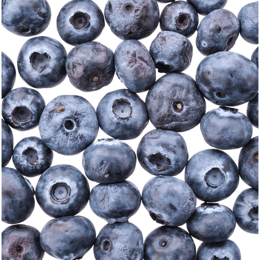 Gros plan de myrtilles fraîches, ingrédient naturel souvent associé aux boissons fruitées. Texture juteuse et couleur bleu-violet intense.