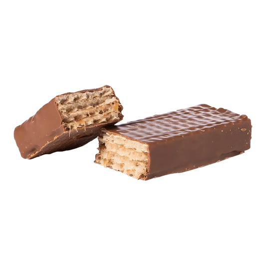 Barre chocolatée LU Cha-Cha coupée en deux, révélant des couches de gaufrette croustillante et chocolat au lait, parfaite pour une pause gourmande.