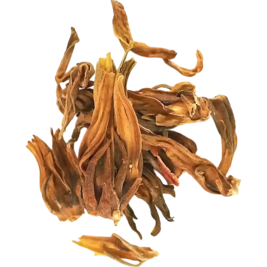 Fleurs séchées de Bissap blanc entier TANTIE, hibiscus naturel pour infusion, riche en arômes floraux et bienfaits rafraîchissants.