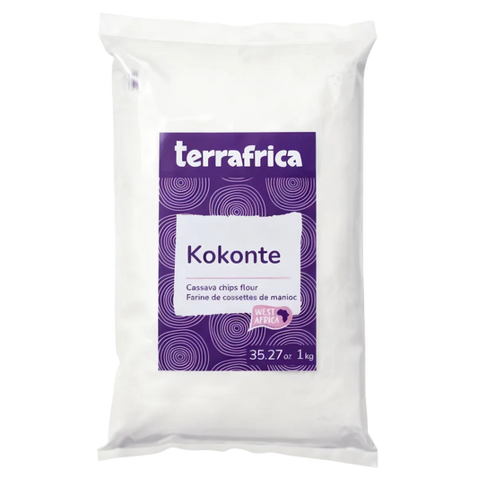 Farine de cossettes de manioc Kokonte TERRAFRICA 1kg, emballée dans un sachet blanc avec étiquette violette. Ingrédient polyvalent pour cuisine africaine.