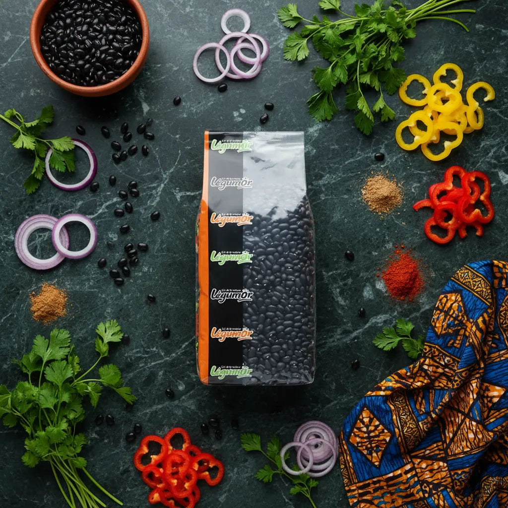 Sachet de haricots noirs coco LEGUMOR entouré d'ingrédients frais, idéal pour recettes saines et savoureuses en épicerie salée.