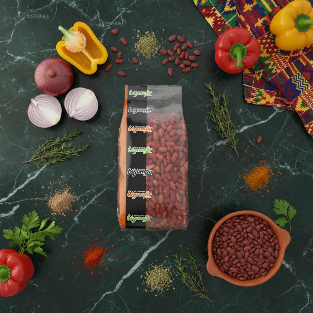 Sachet de haricots rouges LEGUMOR entouré d'ingrédients frais sur fond de marbre, idéal pour recettes saines et riches en fibres.