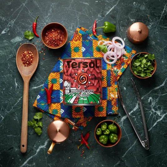 Boîte de Haricots Rouges TERSOL entourée d'ingrédients frais - Riches en Saveurs et Textures, idéale pour cuisine créative.