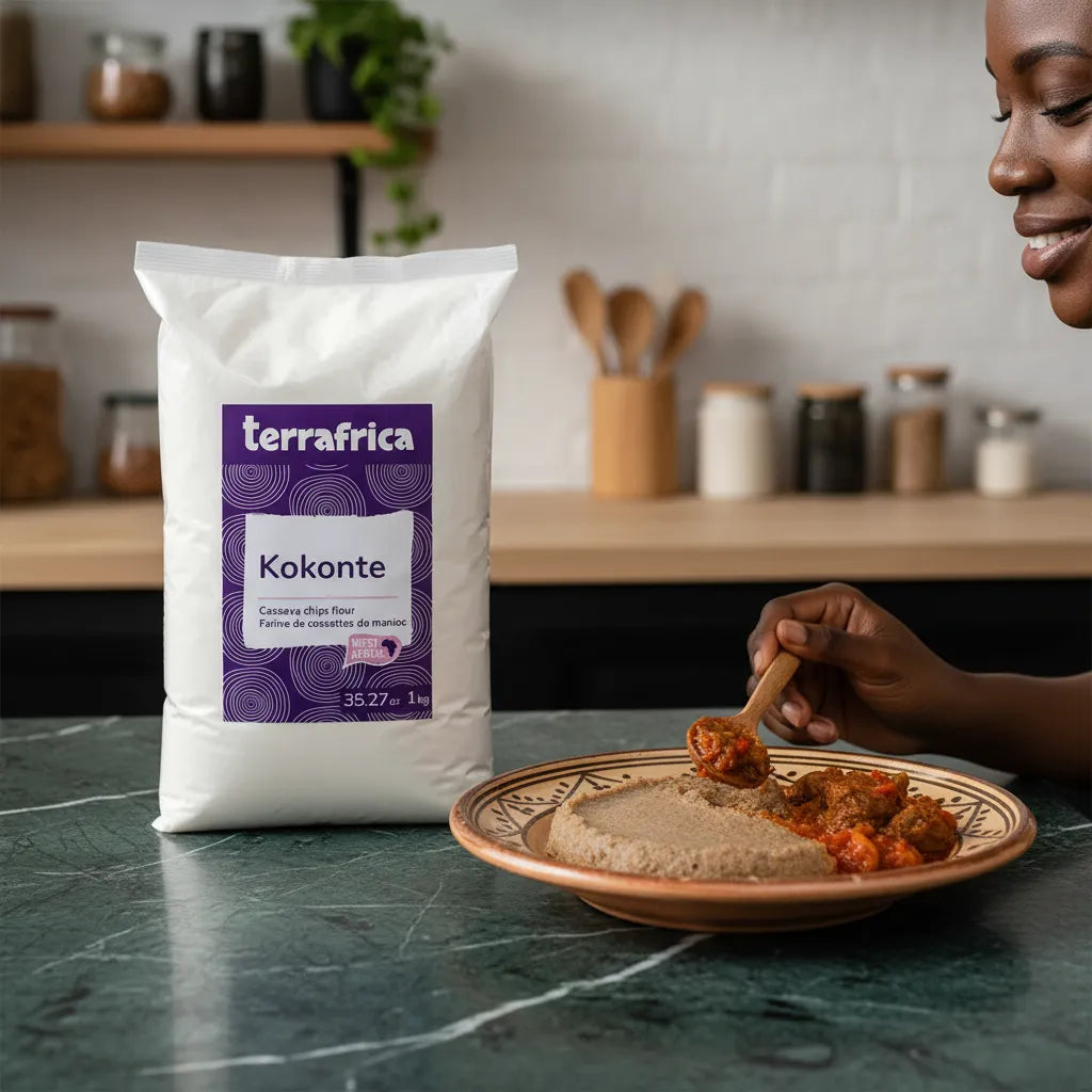 Farine de manioc Kokonte TERRAFRICA utilisée pour préparer un plat traditionnel africain. Produit nutritif et idéal pour bouillies ou galettes.