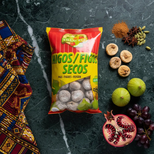 Sachet de figues sèches Calabacita VILLACRUZ entouré de fruits et épices, idéal pour recettes sucrées et cuisine créative.