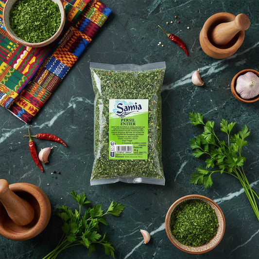 Persil entier SAMIA - Herbe Aromatique entouré d'ingrédients frais et épices, idéal pour sublimer les plats dans l'épicerie salée.