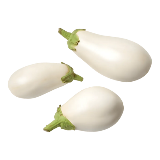 Trois aubergines blanches africaines fraîches, variété tendre et peu amère, parfaites pour recettes savoureuses et cuisine africaine.