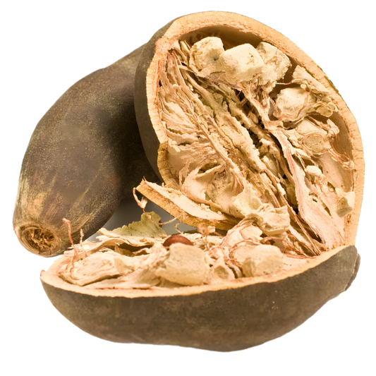 Fruit de baobab ouvert révélant la pulpe séchée naturelle, source de nutriments utilisée dans les morceaux de baobab TANTIE.