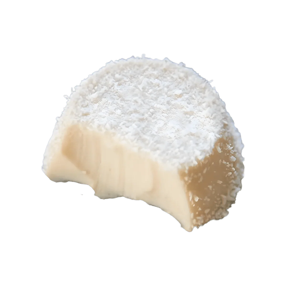 Blanc-manger coco de CHALEUR CRÉOLE, recouvert de noix de coco râpée.