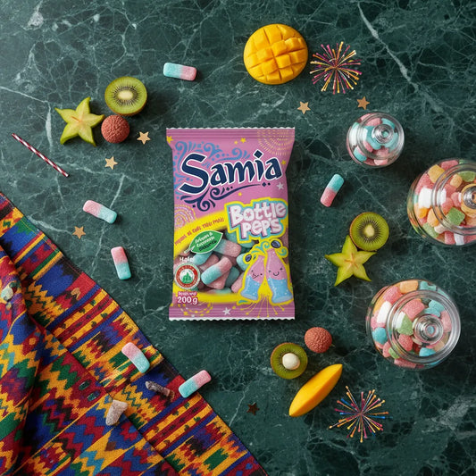 Sachet de bonbons halal SAMIA Bottle Pep's entouré de fruits exotiques et bonbons colorés, ambiance festive et gourmande.