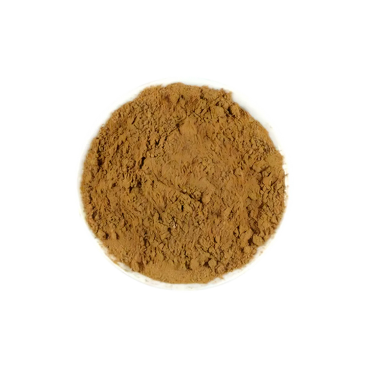 Cardamome verte moulue SAMIA présentée dans un bol blanc, texture fine et couleur brun clair, idéale pour plats et boissons parfumés.