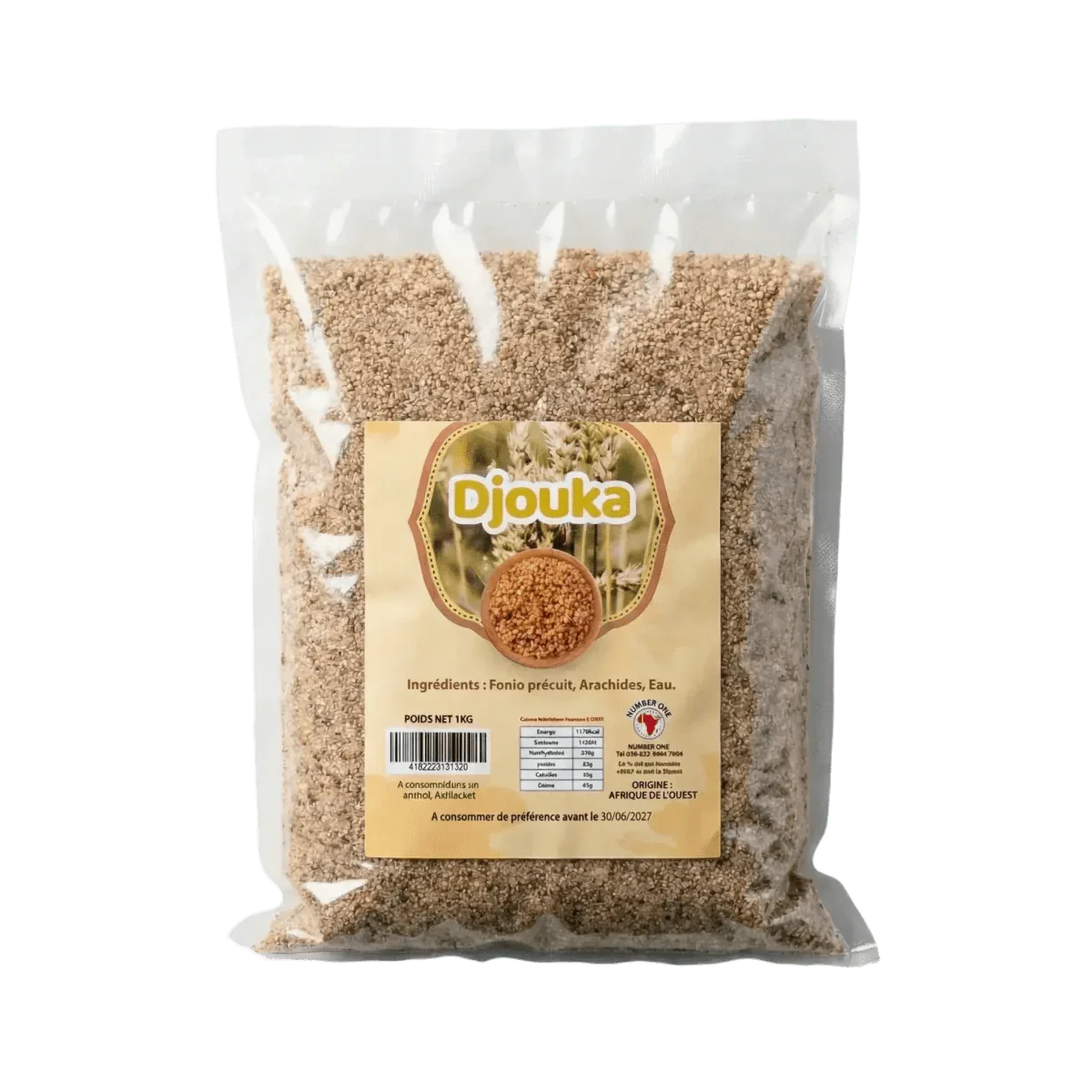 Zak Djouka NUMBER ONE, een gerecht op basis van voorgekookte fonio en pinda's, op een effen achtergrond.