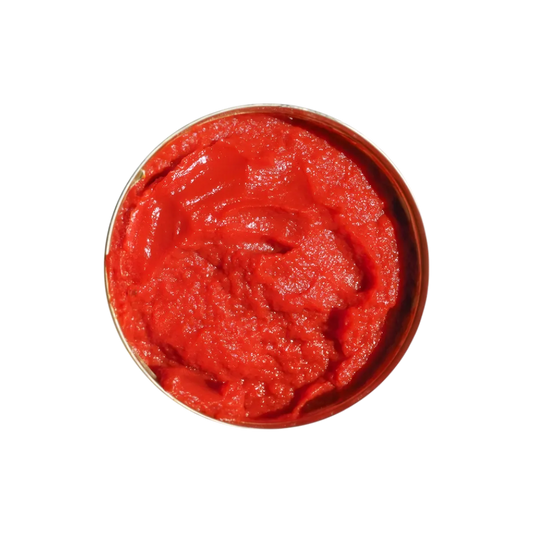 Texture dense et couleur vive du double concentré de tomate DIEG BOU DIAR, parfait pour enrichir sauces et plats mijotés.