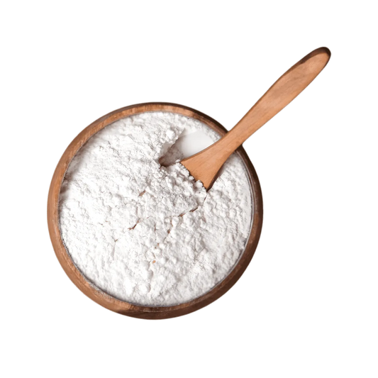 Bol en bois rempli de farine de maïs et de manioc Banku mix TERRAFRICA avec cuillère, ingrédient essentiel pour plats traditionnels - ÉPICERIE SALÉE - NKOSI.