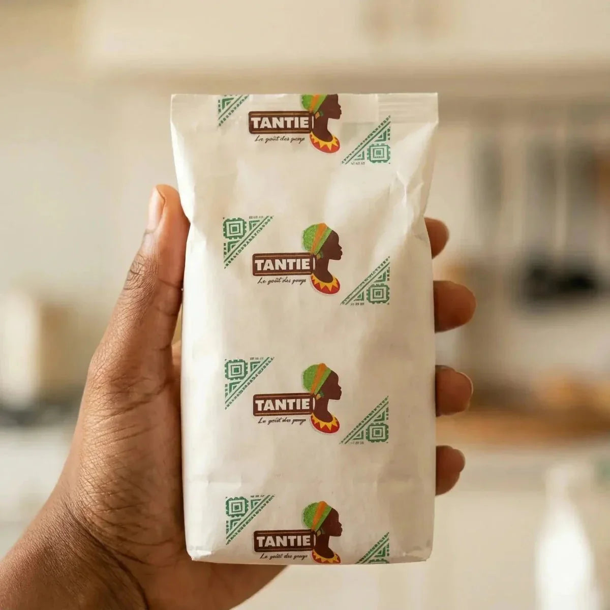 A bag of TANTIE potato starch shown in a hand, with the brand logo.