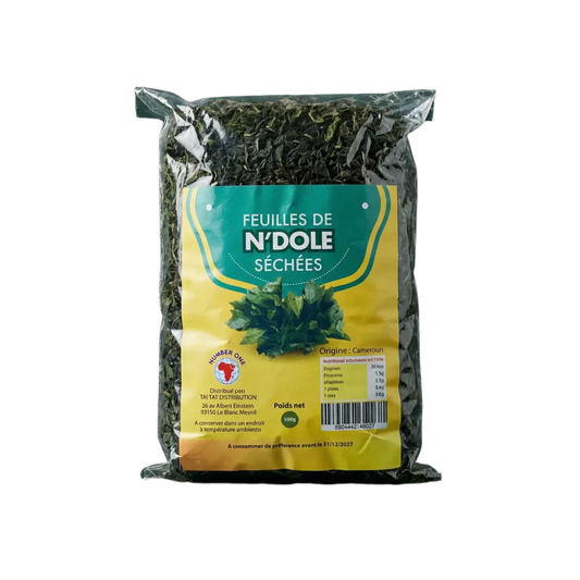 Pak gedroogde Ndolé-bladeren NUMBER ONE (100g). Close-up van de productverpakking.