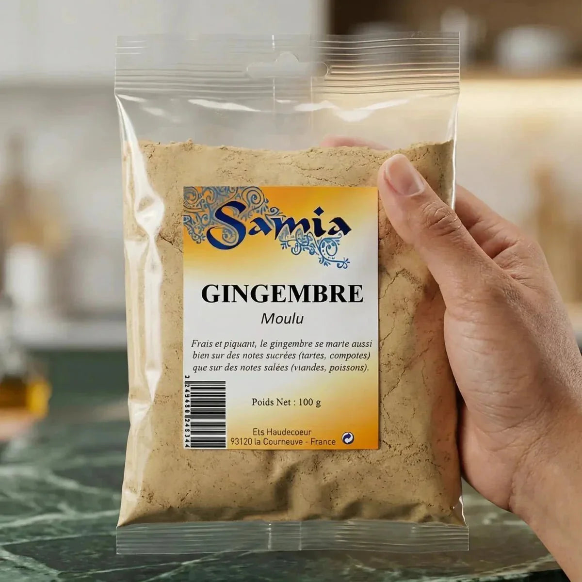 Ingwerpulver von SAMIA, in einem transparenten Beutel.