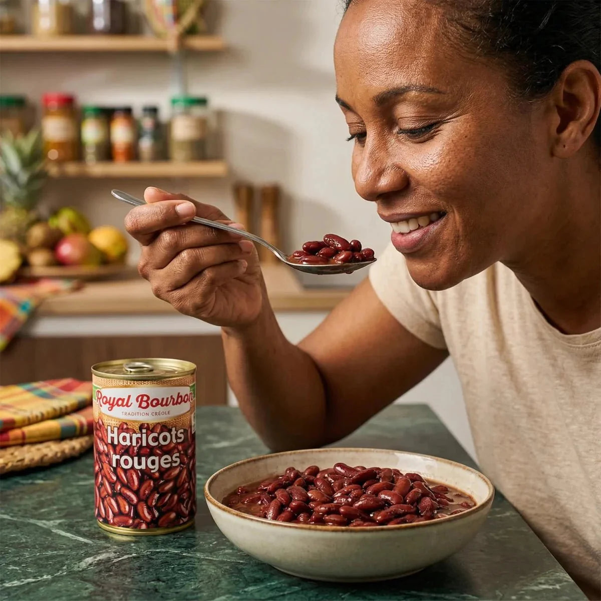 ROYAL BOURBON Haricots rouges 400g. Femme sentant une cuillère, bol de haricots et conserve.