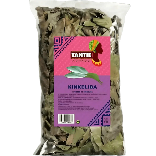 Zakje Kinkeliba Tantie 50g: gedroogde bladeren, paarse en roze verpakking met het merklogo.