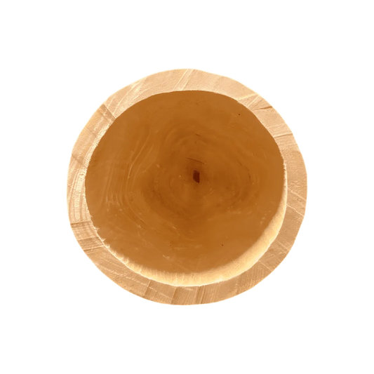 Vue du dessus du mortier artisanal africain petit format, montrant la profondeur du récipient en bois sculpté. ACCESSOIRES - NKOSI.