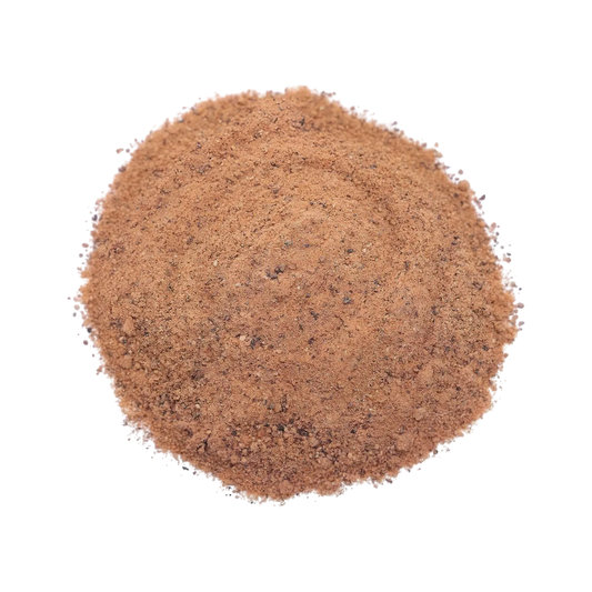 Poudre de muscade moulue bio SAMIA en gros plan, texture fine et couleur brun clair. Parfaite pour assaisonner vos recettes maison.