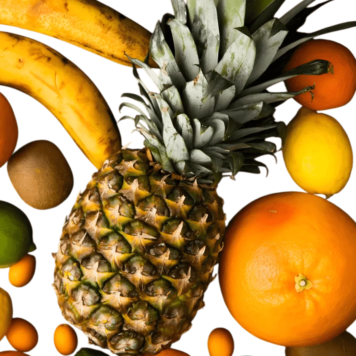 Mélange de fruits exotiques frais incluant ananas, banane, kiwi et agrumes, ingrédients principaux du nectar RACINES BIO - BOISSON - NKOSI.