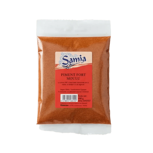 Bolsa de chile picante molido SAMIA, especia culinaria sobre fondo liso.