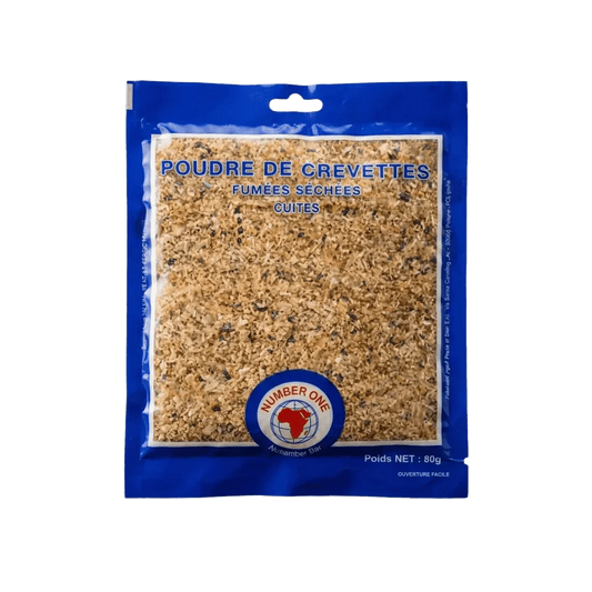 Sachet bleu de poudre de crevettes Number One, produit séché et fumé. Gros plan.