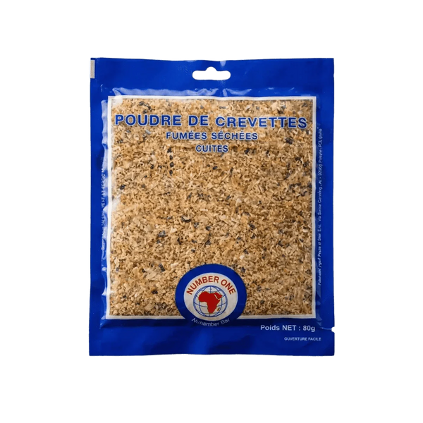 Sachet bleu de poudre de crevettes Number One, produit séché et fumé. Gros plan.