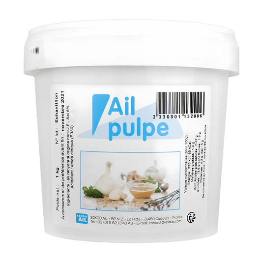 Pot de pulpe d'ail SOKOD'AIL 1 kg avec étiquette blanche, idéal pour les recettes salées et les préparations culinaires - ÉPICERIE SALÉE - NKOSI.