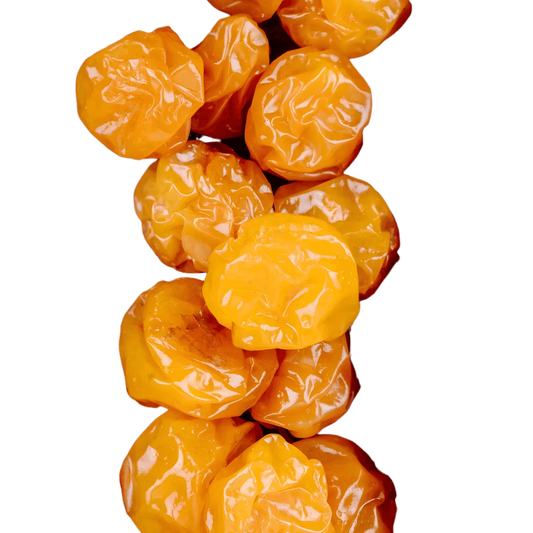 Gros plan de raisins golden PROFRUIT brillants et moelleux, riches en arômes naturels - FRUITS / LÉGUME / PLANTE SEC - NKOSI.