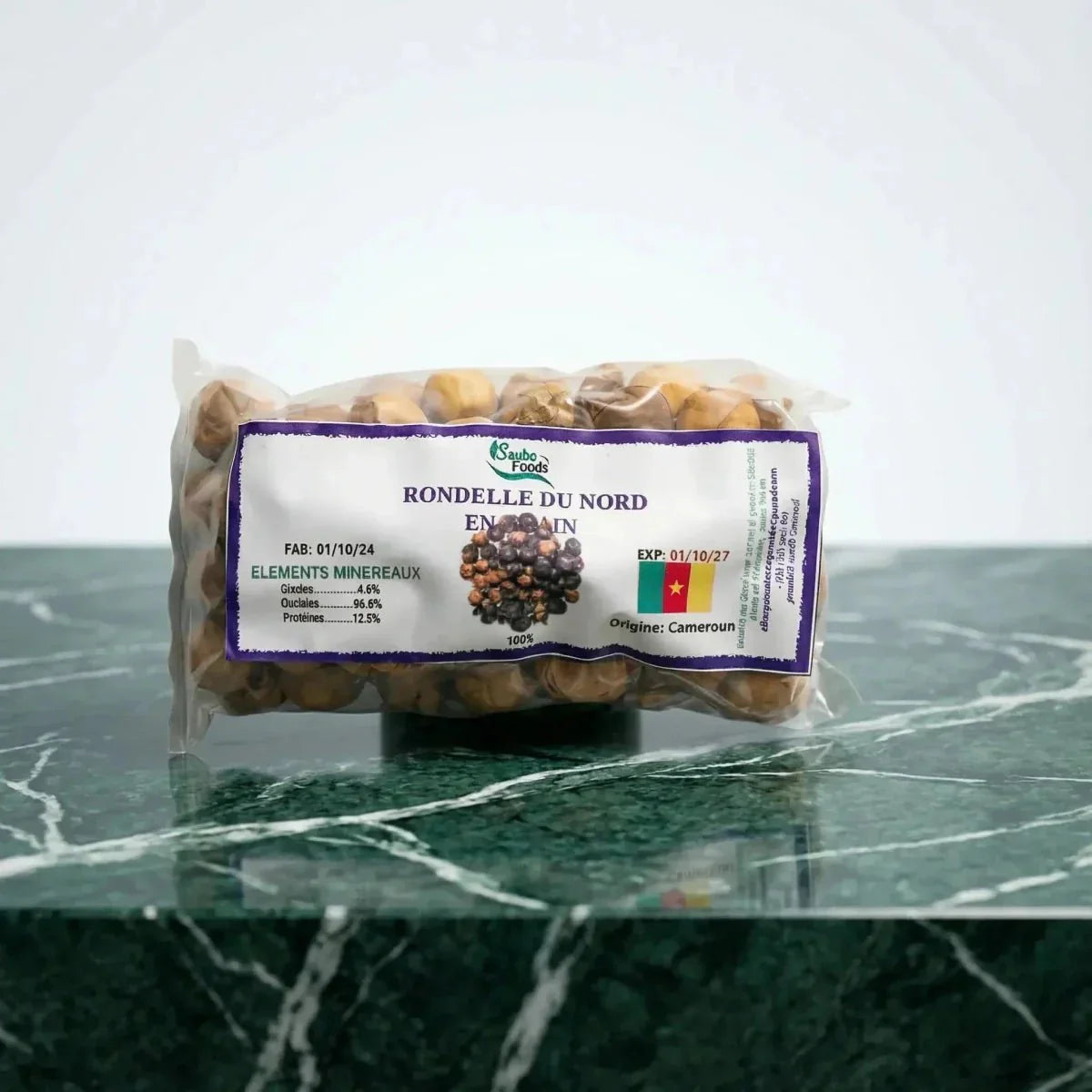 Sac de Rondelle du Nord in Körnerform von Saubo Foods auf einem grünen Tisch. Herstellung 01.10.24.