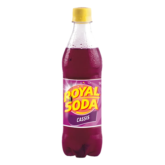 Soda Cassis Pétillant - ROYAL SODA en bouteille plastique, boisson gazeuse à l'arôme intense de cassis, idéale pour une pause rafraîchissante.