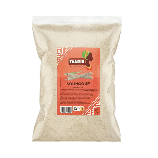 Soungouf, farine de mil, par TANTIE, dans un sachet en plastique transparent.
