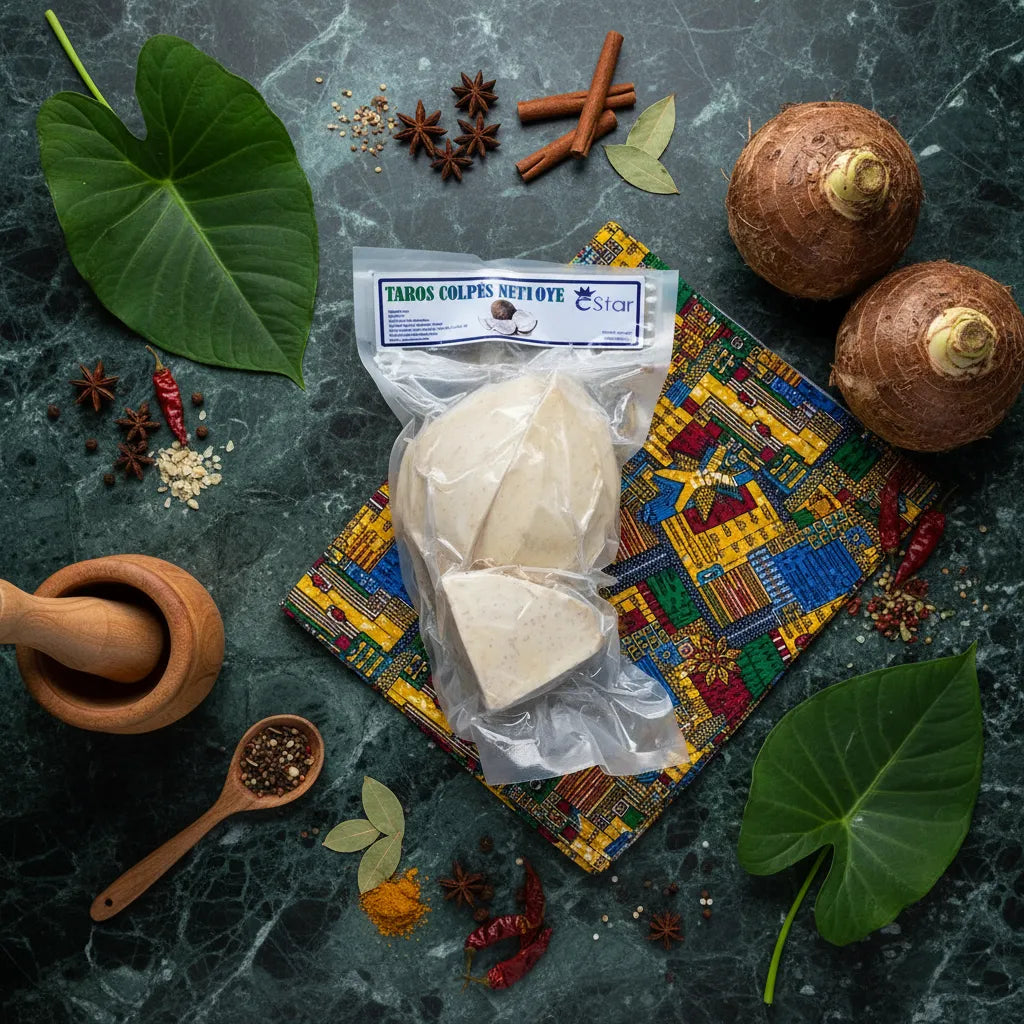 Taro coupé - Surgelé présenté sur fond culinaire avec épices et feuilles de taro, parfait pour recettes exotiques et plats traditionnels.