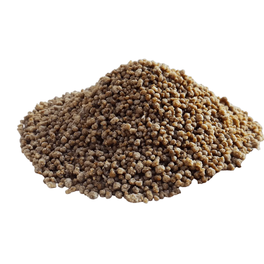 Gros plan sur le Thiacry TANTIE - ÉPICERIE SALÉE - NKOSI, grains de mil précuits à texture légère, parfaits pour recettes sucrées ou salées.
